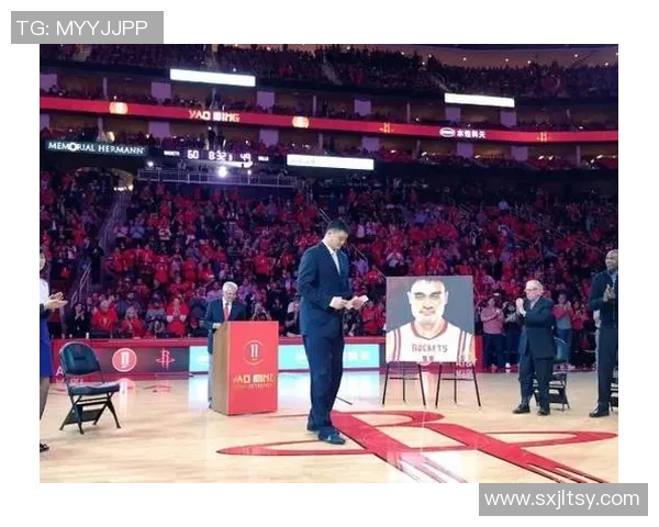 姚明运球技巧解析：如何在NBA赛场上展现巨人风范与灵活性