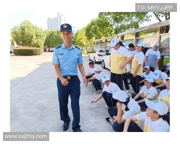 求精中学足球明星崭露头角展现青春风采与团队精神 求精中学足球明星崭露头角展现青春风采与团队精神